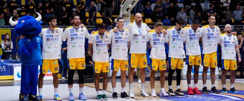 Reale Mutua nella tana della Fortitudo, infrasettimanale di fuoco al PalaDozza
