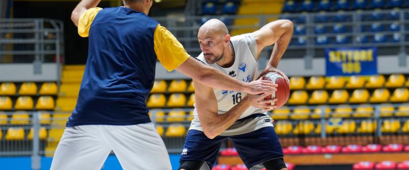 Il 2026 si apre al Pala Gianni Asti: Reale Mutua riparte dalla sfida ...