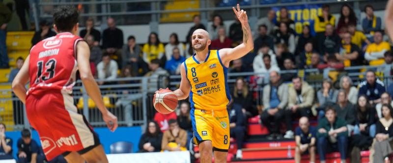 Reale Mutua beffata allo scadere: Rimini espugna il Pala Gianni Asti
