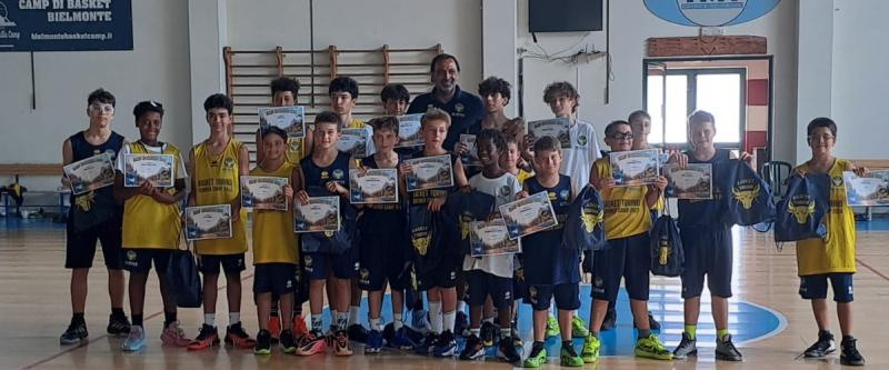 Canestri, amicizie e divertimento: si conclude il Basket Torino Summer Camp 2026