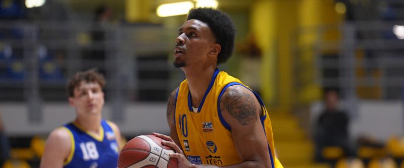 Basket Torino, Robert Allen esce dal contratto